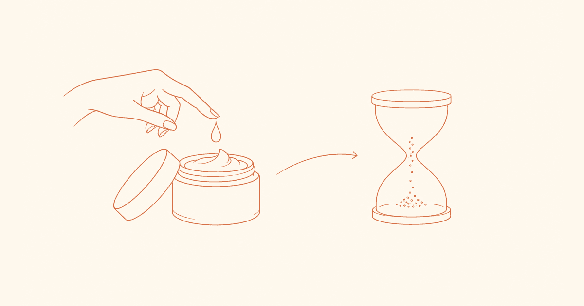 Handgetekende illustratie van een crèmepotje met een zandloper, symbool voor geduld bij behandeling
